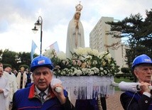 Po Eucharystii odbyły się procesja różańcowa oraz akt zawierzenia ludzi pracy Matce Bożej Fatimskiej