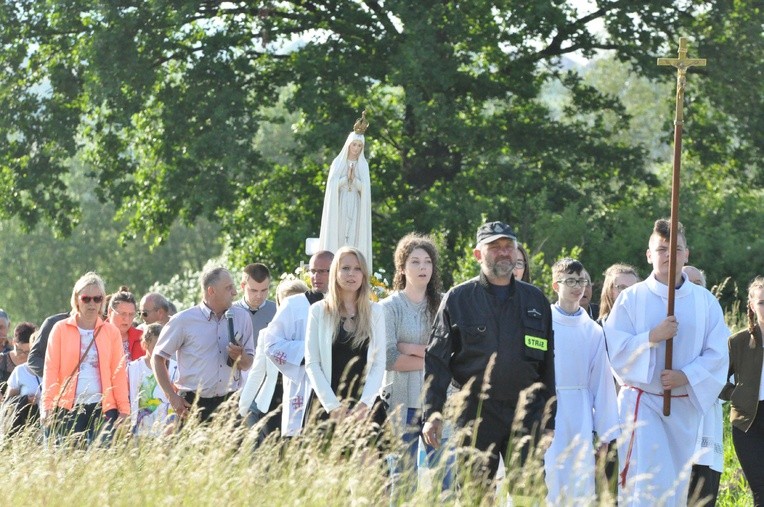 Procesja z Trzetrzewiny do Niskowej