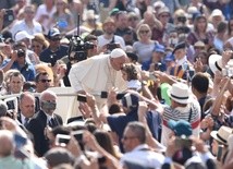Papież: Świat narcyzów wydaje się ludzki, ale to piekło