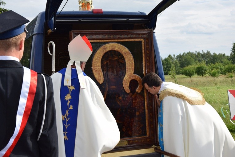 Powitanie ikony MB Częstochowskiej w Bobrownikach