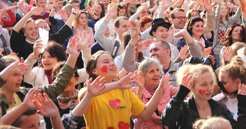 Organizatorzy zapewniają, że uczestnicy wydarzeń - zarówno w Gdańsku, jak i w Rumi - doświadczą Bożego rabanu