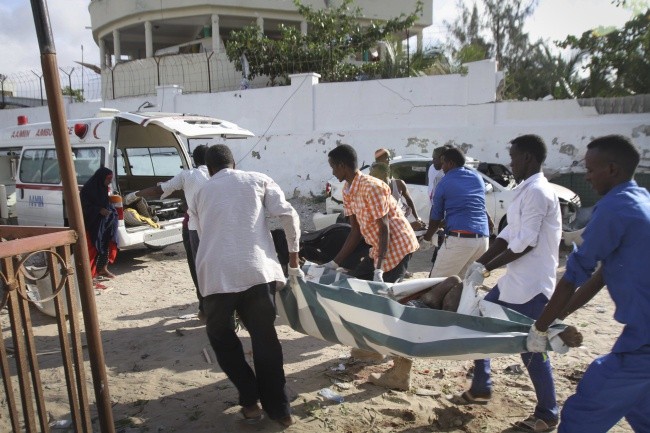 Zamach na hotel w Mogadiszu - wielu zabitych