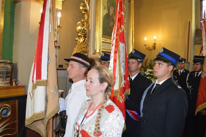 Procesja z widokiem na Tatry w Miętustwie