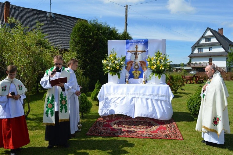 Procesja z widokiem na Tatry w Miętustwie