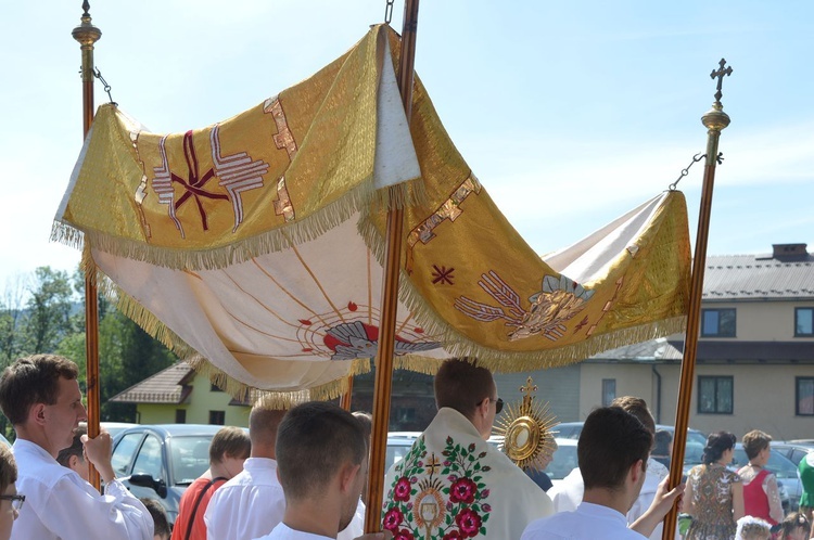 Procesja z widokiem na Tatry w Miętustwie