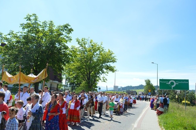 Procesja z widokiem na Tatry w Miętustwie