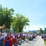 Procesja z widokiem na Tatry w Miętustwie