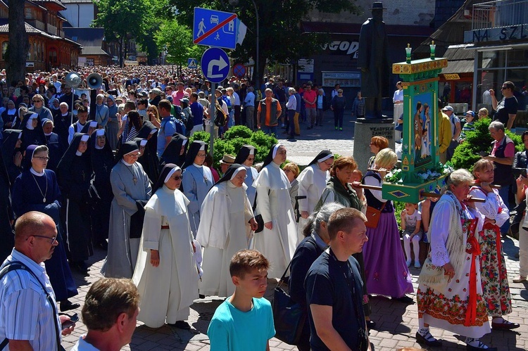 Najświętszy sakrament na Krupówkach