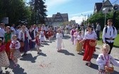 Procesja z widokiem na Tatry w Poroninie 