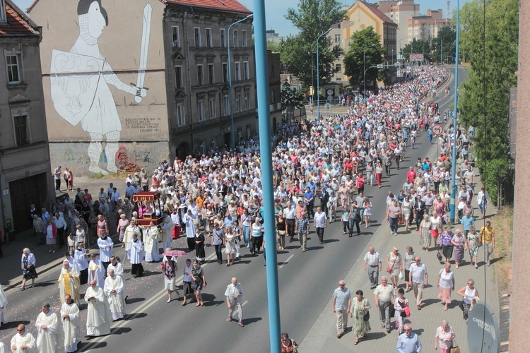 Wielka procesja w Legnicy