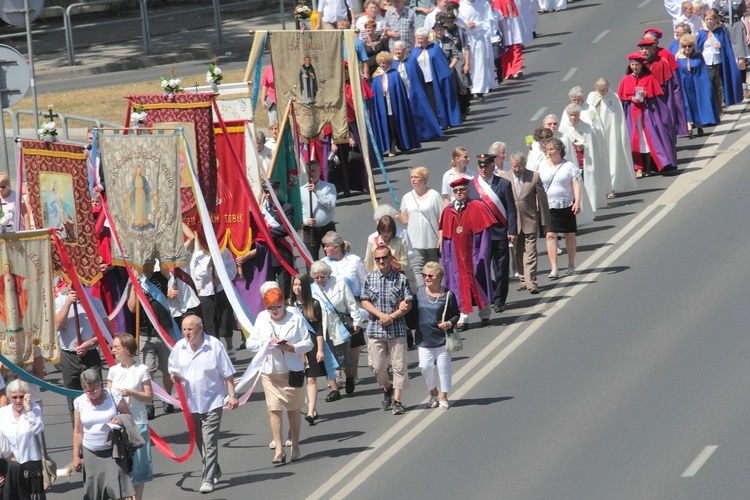 Wielka procesja w Legnicy