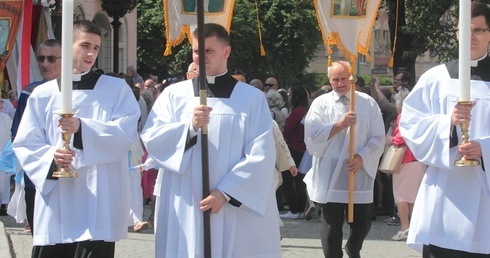 Wielka procesja w Legnicy