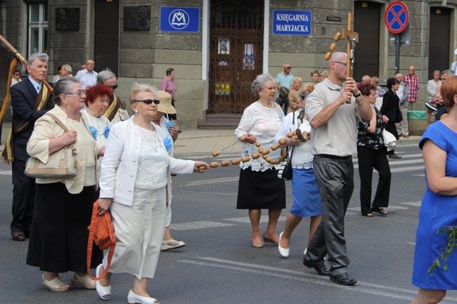  W procesji z Chrystusem