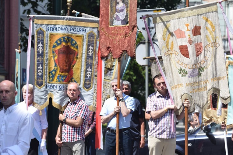 Ulicami Świdnicy z Najświętszym Sakramentem