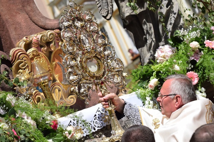 Ulicami Świdnicy z Najświętszym Sakramentem