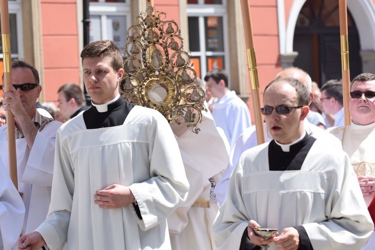 Ulicami Świdnicy z Najświętszym Sakramentem