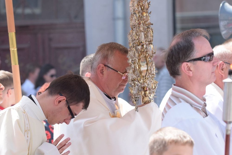 Ulicami Świdnicy z Najświętszym Sakramentem