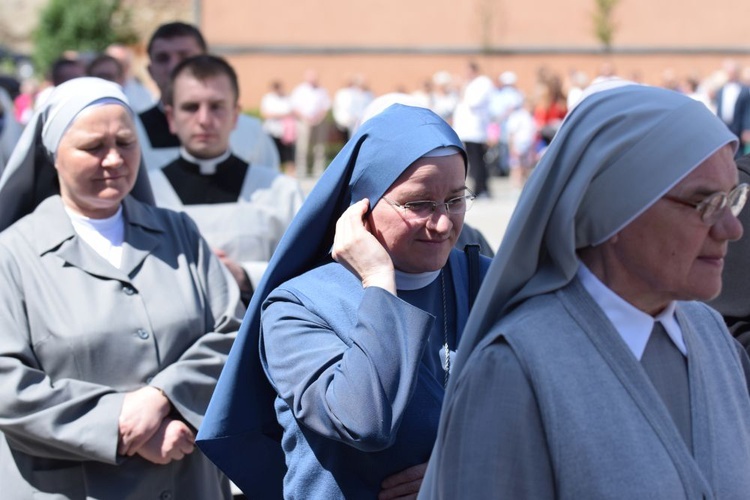 Ulicami Świdnicy z Najświętszym Sakramentem