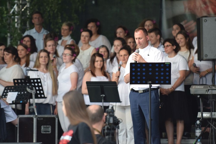 Koncert "Rozpalić serca" w Strzegomiu