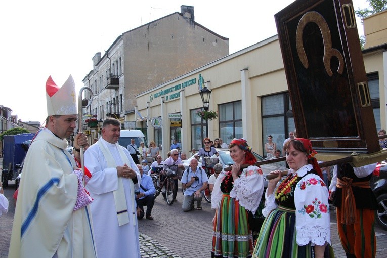 Powitanie MB Częstochowskiej w kościele rektorskim oo. pijarów w Łowiczu
