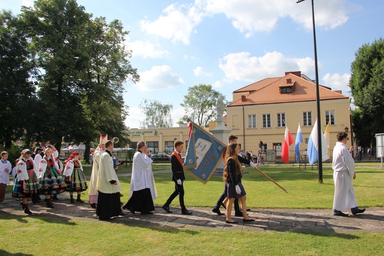 Powitanie MB Częstochowskiej w kościele rektorskim oo. pijarów w Łowiczu