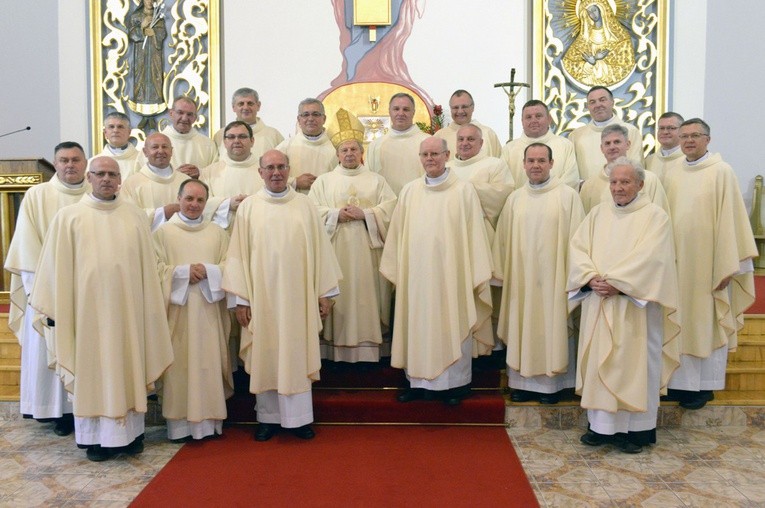 Jubilaci cenią sobie to, że w ich rocznicowych spotkaniach uczestniczy ordynariusz bp Henryk Tomasik