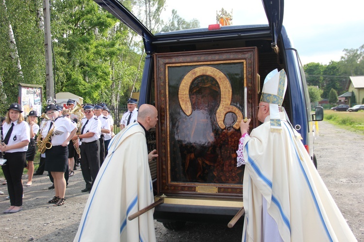 Powitanie ikony MB Częstochowskiej w Bełchowie