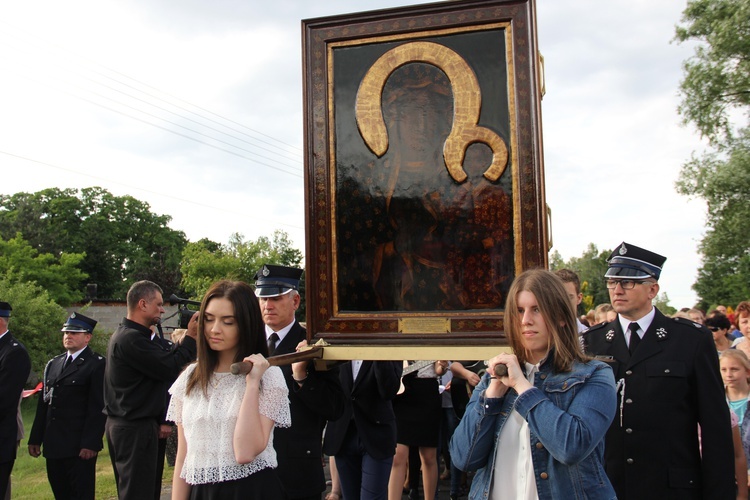 Powitanie ikony MB Częstochowskiej w Bełchowie