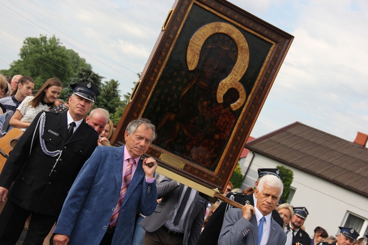 Powitanie ikony MB Częstochowskiej w Bełchowie