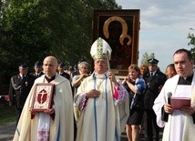 Procesji i Eucharystii przewodniczył bp Józef Zawitkowski