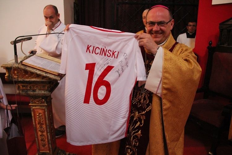 Turniej piłkarski ministrantów w Wołowie (początek)