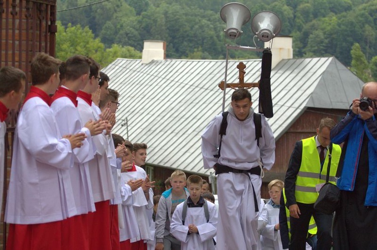 Pielgrzymka ministrantów i lektorów do Wąwolnicy