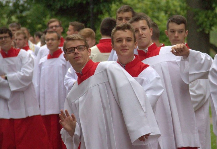 Pielgrzymka ministrantów i lektorów do Wąwolnicy