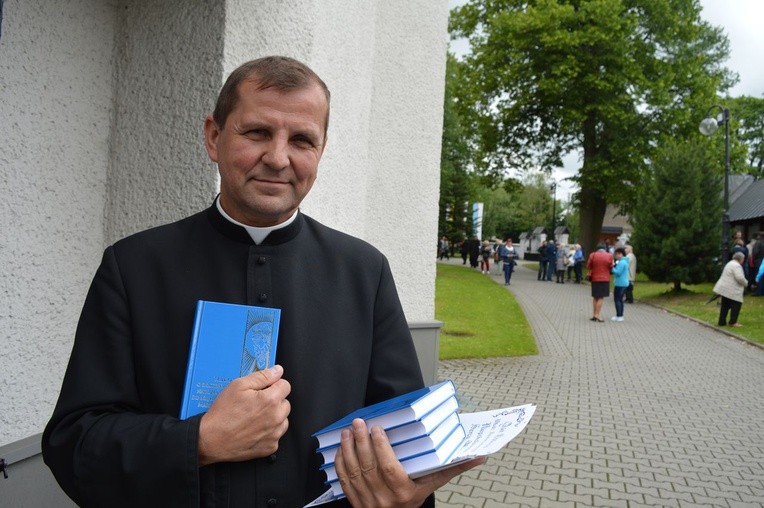 Pielgrzymka Róż Różańcowych do Ludźmierza