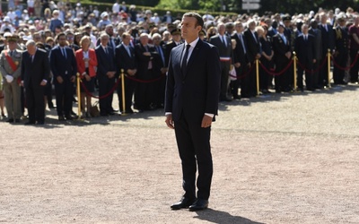 Francja: Macron bierze wszystko