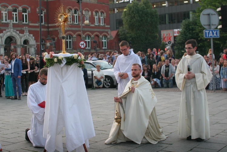 III Akademicka Procesja Bożego Ciała w Katowicach