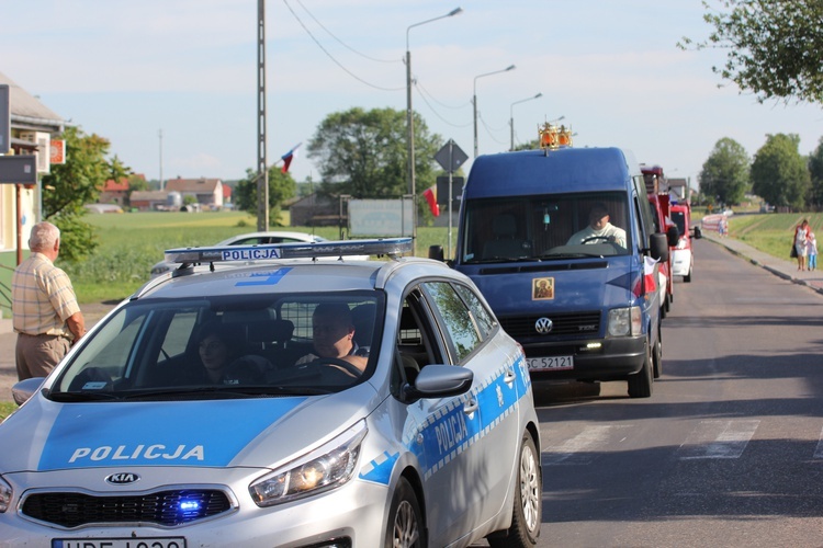 Powitanie ikony MB Częstochowskiej w Bednarach