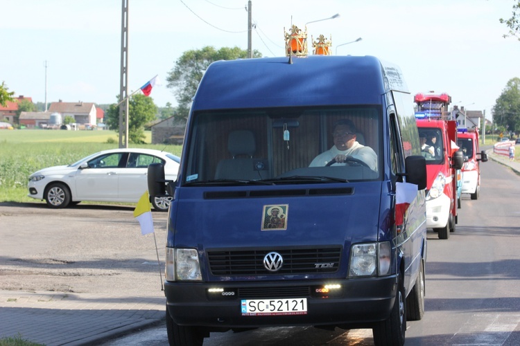 Powitanie ikony MB Częstochowskiej w Bednarach