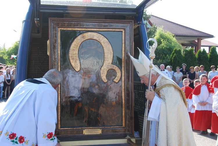 Powitanie ikony MB Częstochowskiej w Bednarach