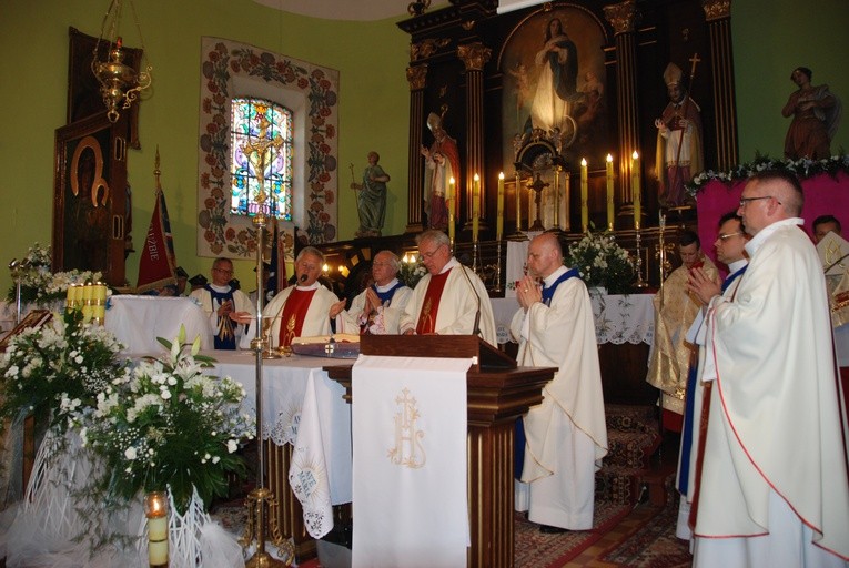 Powitanie ikony MB Częstochowskiej w Bednarach