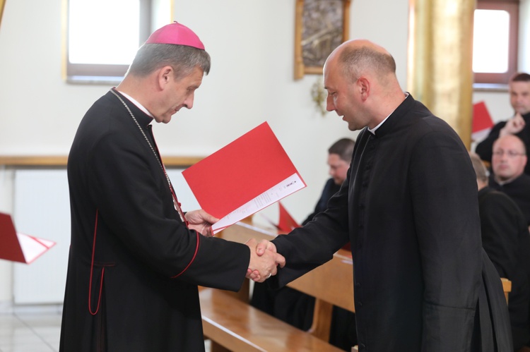 Proboszczowie i wikariusze odebrali nowe dekrety - 2017