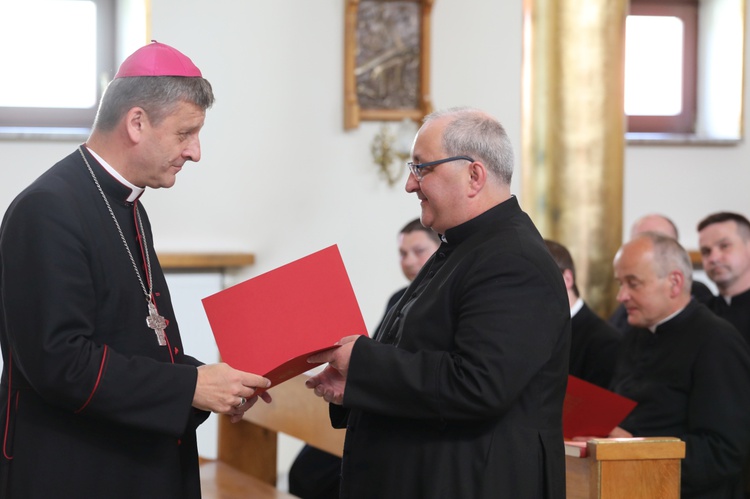 Proboszczowie i wikariusze odebrali nowe dekrety - 2017