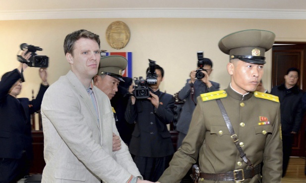 Zmarł student, który był więziony w Korei Północnej