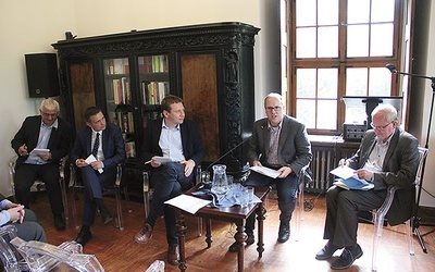 ▲	W sesji wzięli udział również poseł Nowoczesnej Michał Jaros oraz Adam Reichardt, redaktor naczelny „New Eastern Europe”.