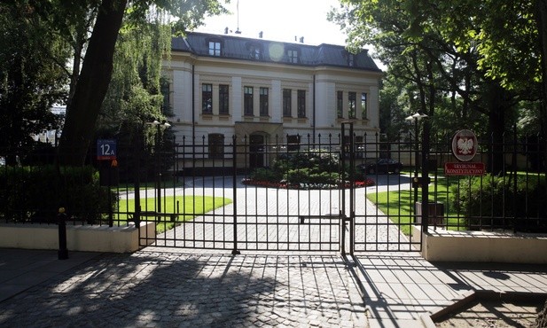 TK: Niekonstytucyjne przepisy o zasadach wyboru sędziów do KRS