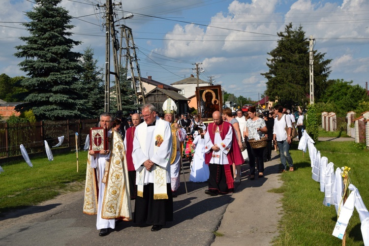 Powitanie ikony MB Częstochowskiej w Kompinie