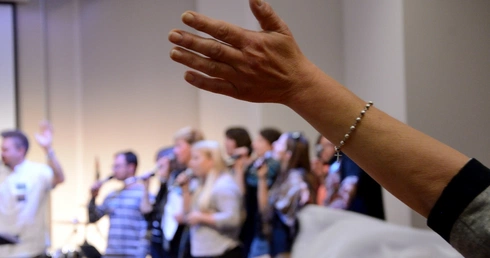 Uwielbienie przez muzykę