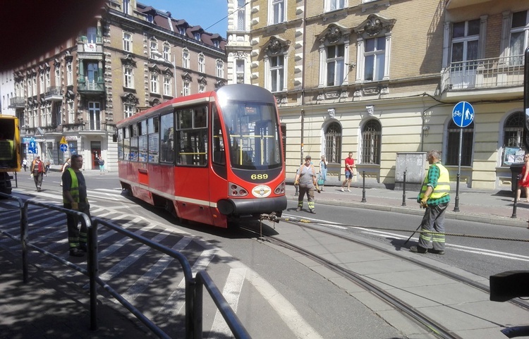 Tramwaj próbował skręcić w Jagiellońską