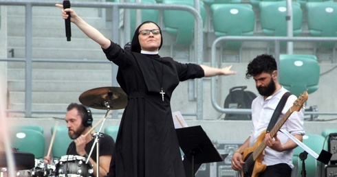 Bilety na koncert s. Cristiny w Opolu powędrują do…