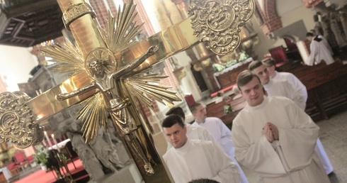 Ustanowienie akolitów